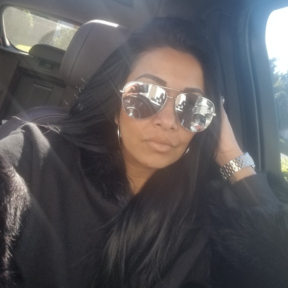 Meet your Posher, Rachel - Picture 1 of 1